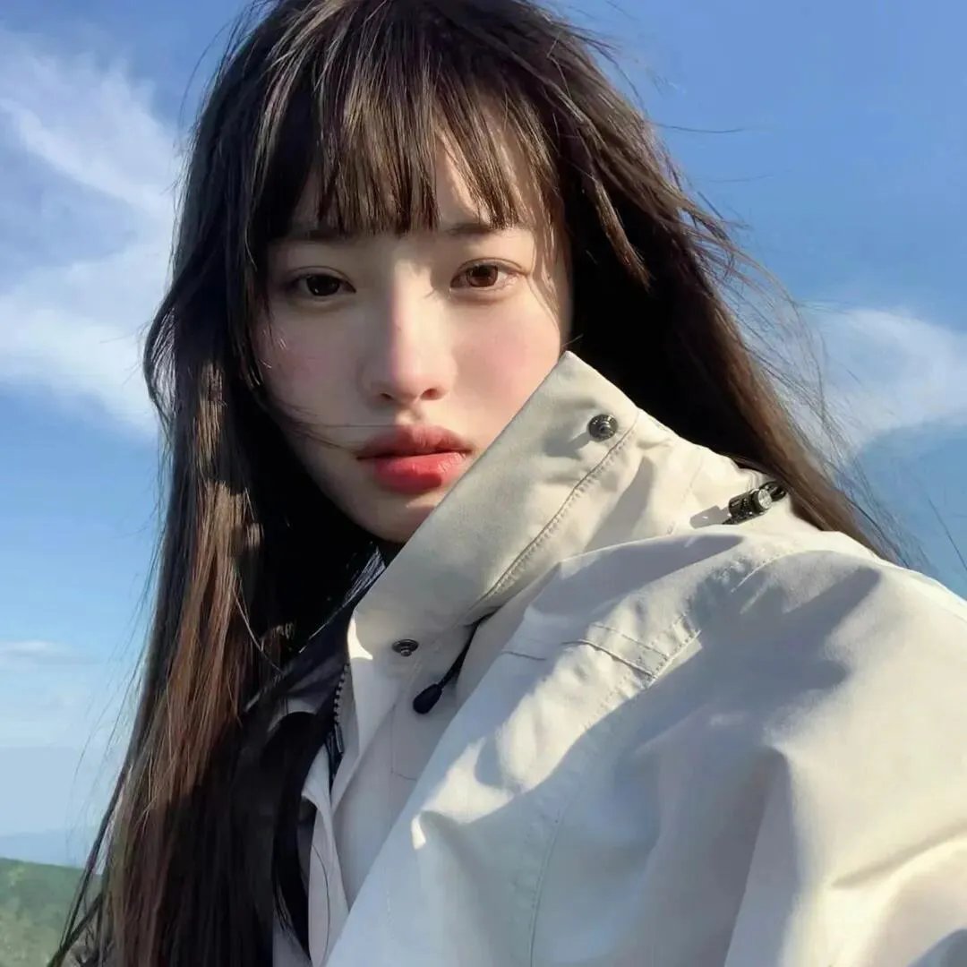 公寓里的两个女人